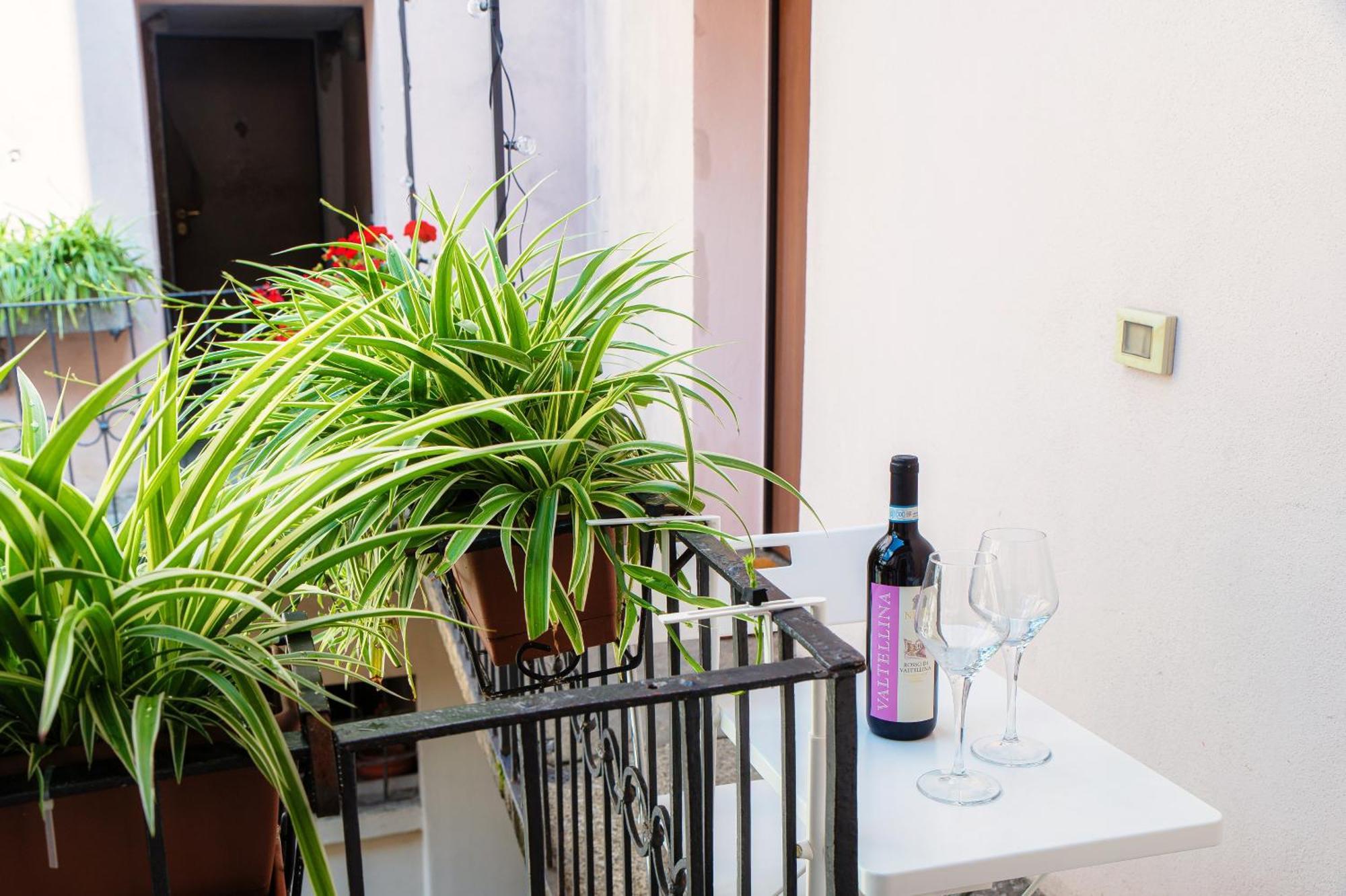 Casa Giulini - The House Of Travelers Apartamento Como Exterior foto
